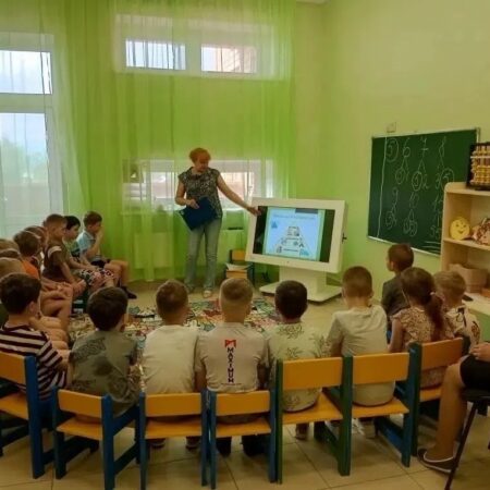 Преподаватель ДРТИ провела урок финансовой грамотности для дошколят